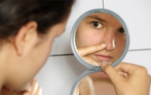 La mitad de las mujeres de 25 hacia arriba presenta problemas dermatológicos que se creían superados en otra etapa.